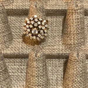 Elegant Gold and Silver Cluster Ring